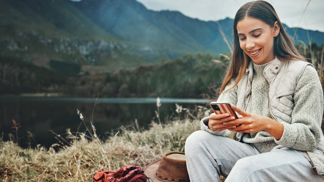 How are digital nomads reshaping the global economy?