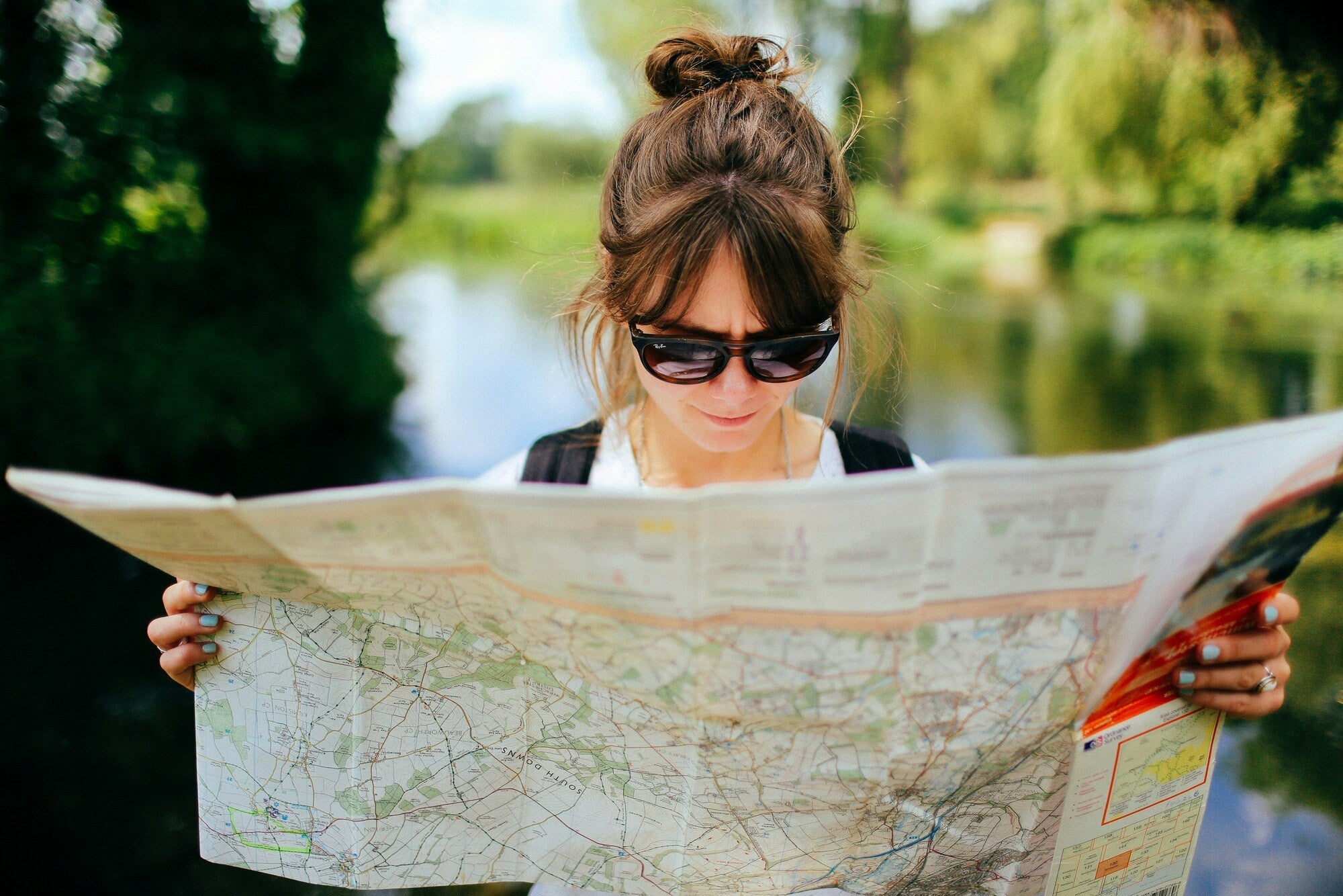 Connectivity challenges abroad: insights from traveler data