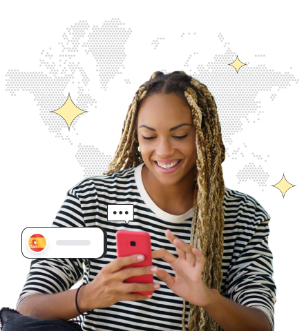 Reisende, die die Holafly eSIM-App auf ihrem Handy nutzt