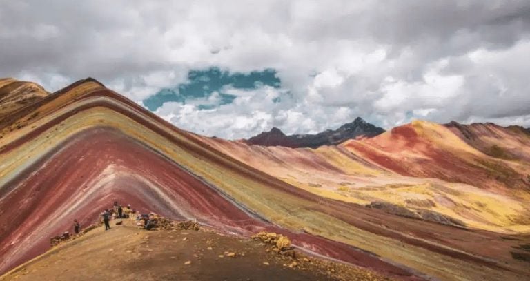 rainbow mountain peru
