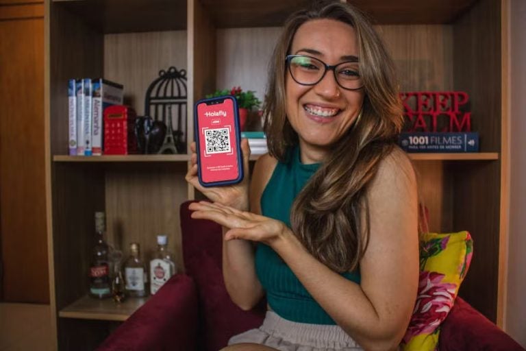 Source: Holafly eSIM affiliate Arruma Essa Mala