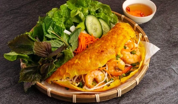 Bánh xèo Vietnam street food 
