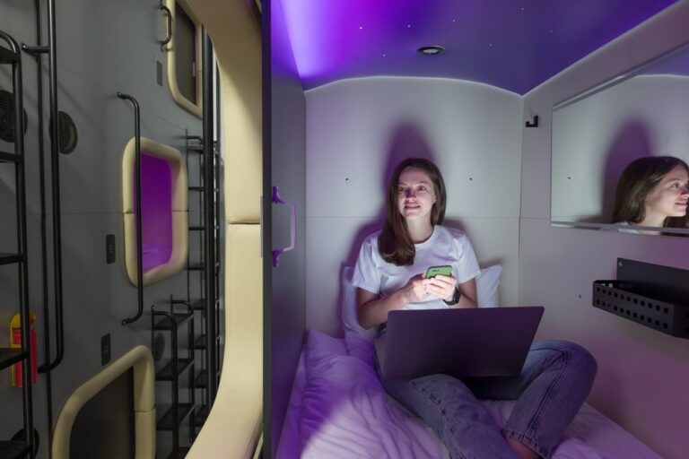 Capsule hotel