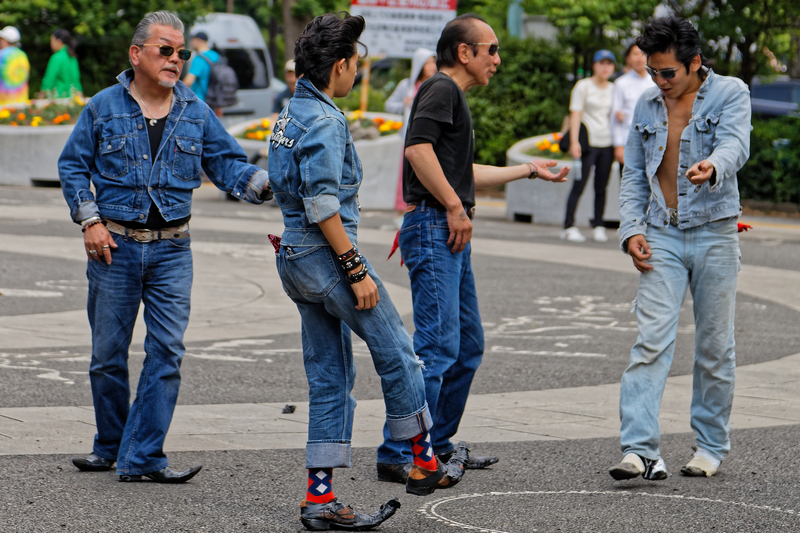 Rockabilly dancers in Yoyogi Park having a good time 