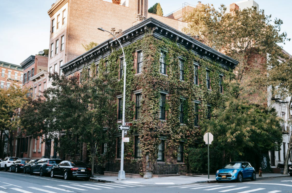 Ivy-covered brownstone in Greenwich Village. Source: Pexels