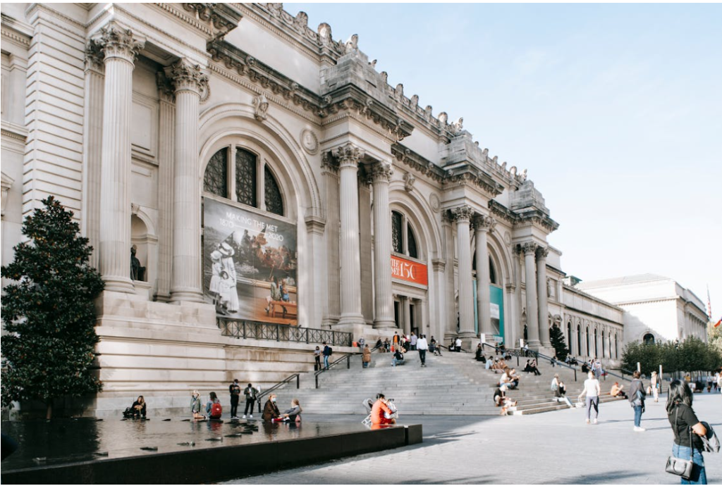 The neoclassical facade of the Metropolitan Museum of Art, with its columns and wide entrance steps. Source: Pexels