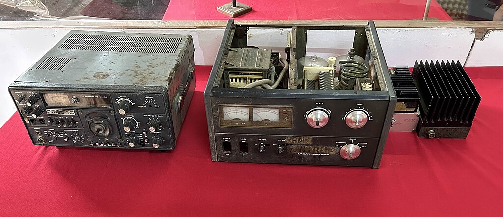 Original Radio Venceremos transmitter, a key part of guerrilla communication during the Salvadoran Civil War