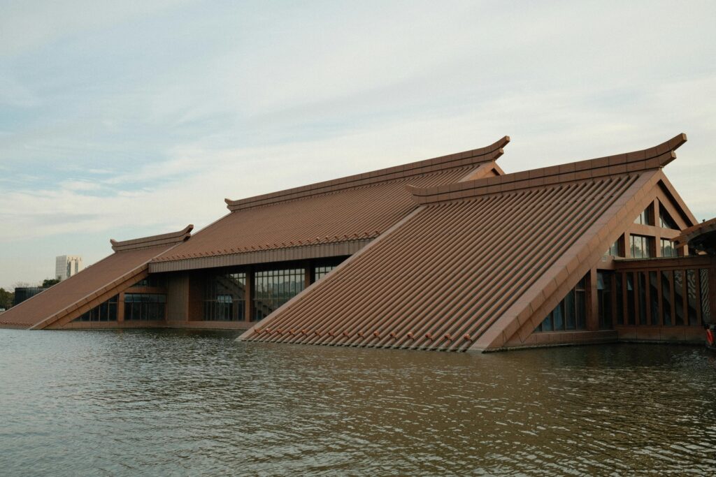 Submerged building at West Lake, Hangzhou. Source: Pexels