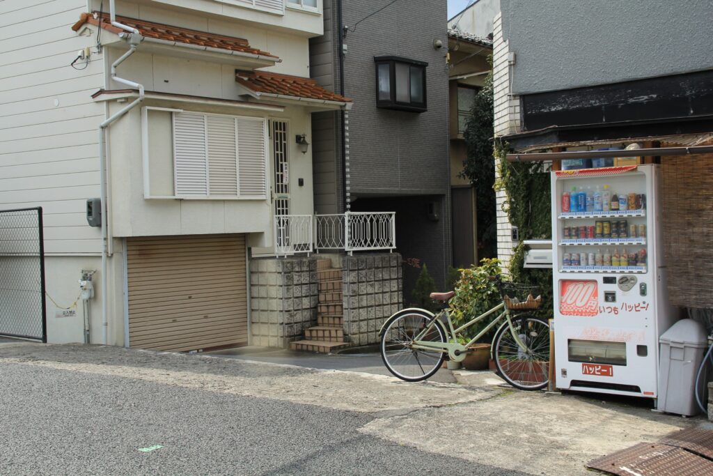 A cute little neighborhood I stumbled upon in Japan