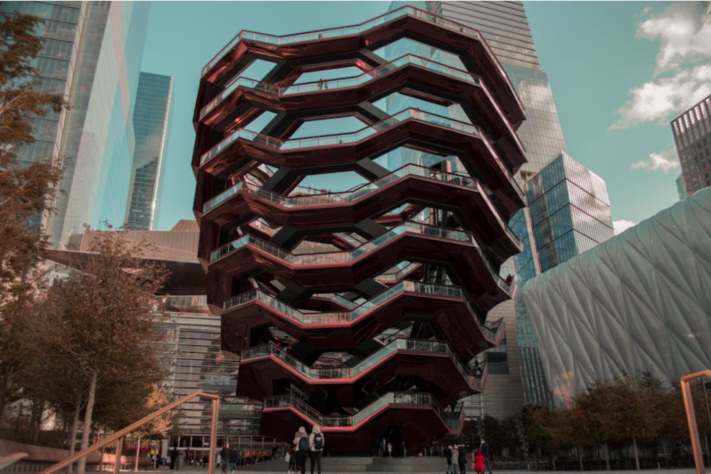 The vessel at Hudson Yards has an intricate copper-colored honeycomb-like structure. Source: Pexels