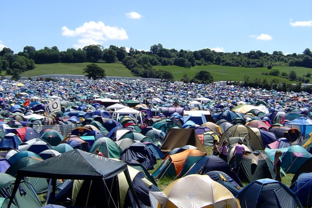 The cobblestone streets of London feel far away in Glastonbury.  Source: Canva