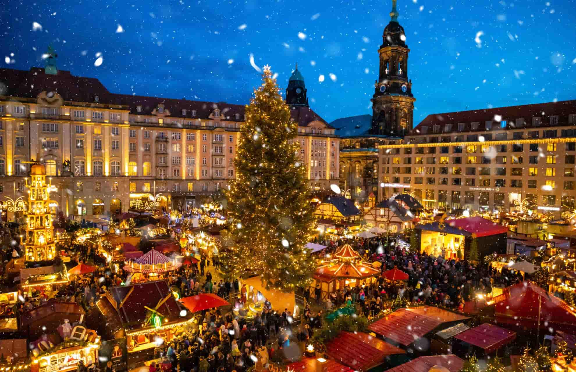 Evening image of the Christmas market in Krakow, Poland.