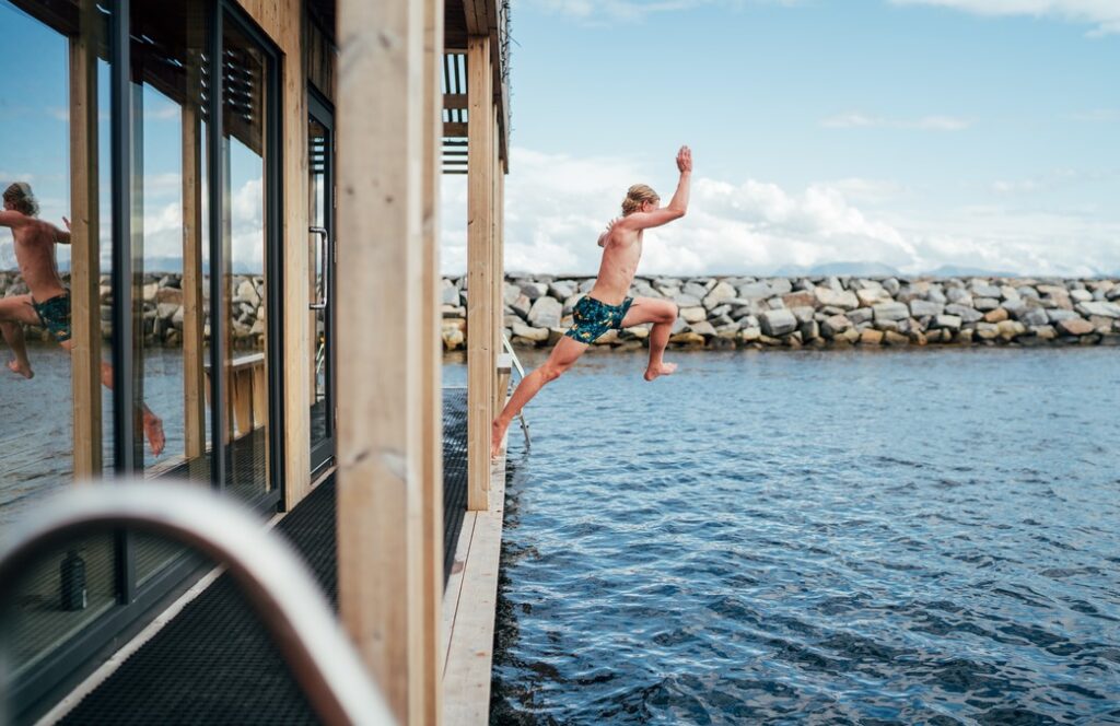 sauna raft on a fjord in oslo