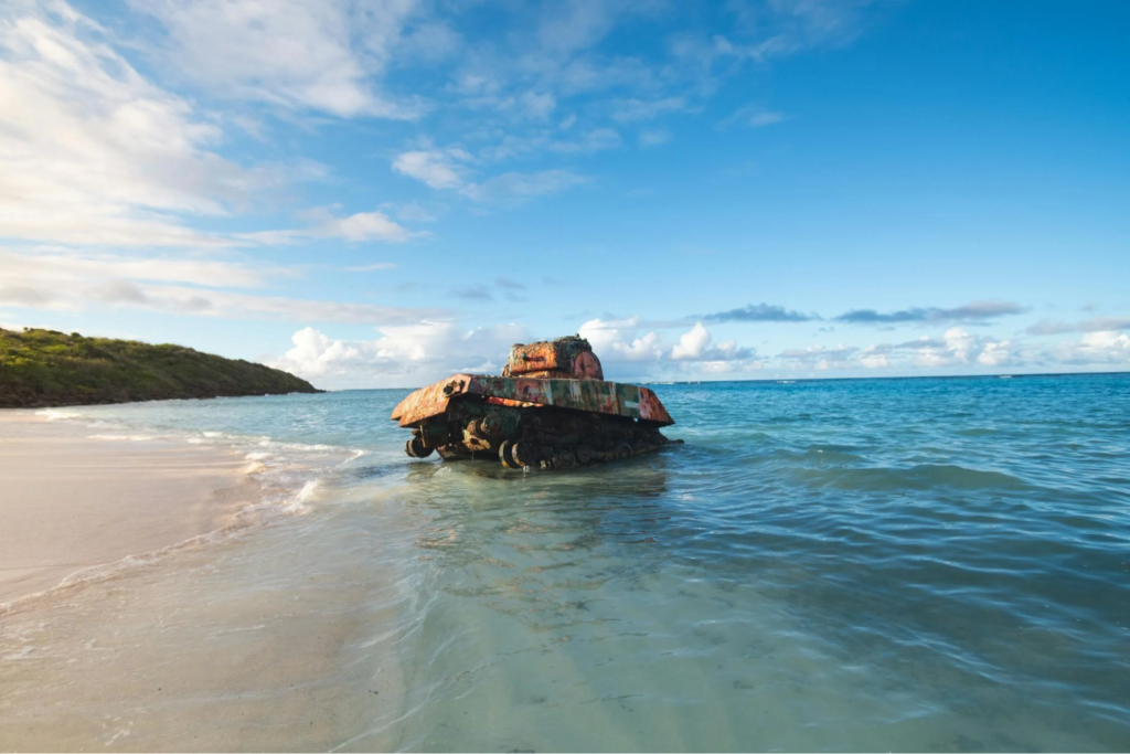 An old navy tank in Flamenco Beach, Culebra; Source: Pexels