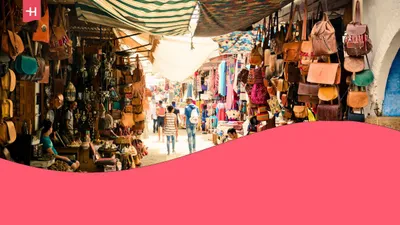 market with morocco souvenirs