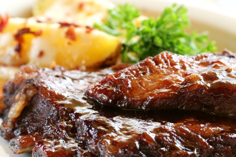 Pineapple-glazed pork ribs