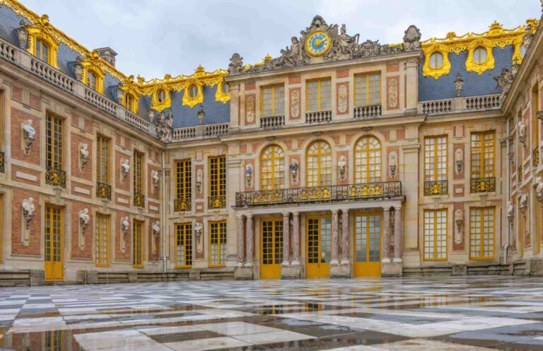 Courtyard of Chateau Versailles.