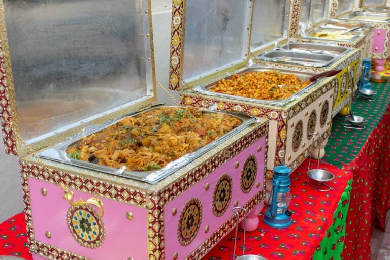 different local food options around dubai streets