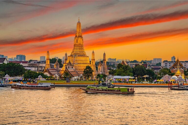 Wat Arun temple, Bangkok, Thailand at dusk.