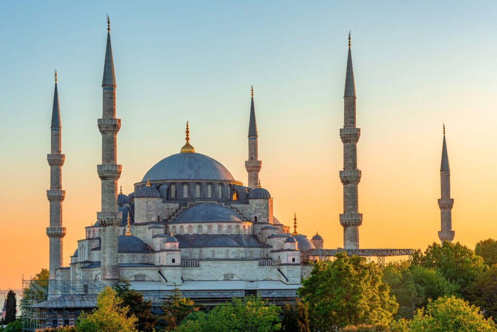 A Mesquita Azul em Istambul, Turquia, ao anoitecer.