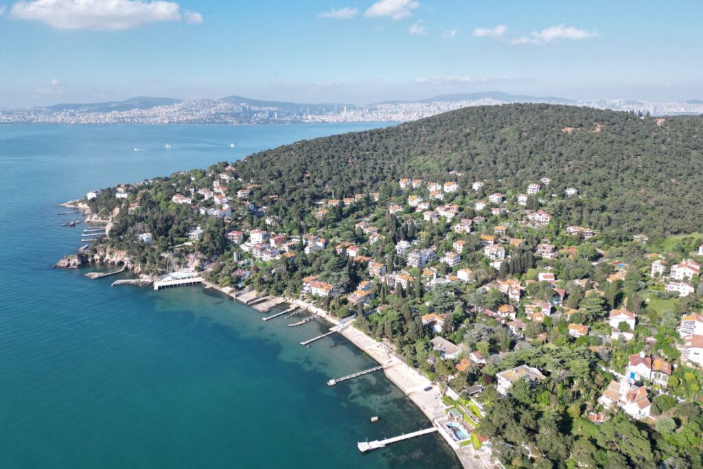 Vista aérea da ilha de Buyukada, perto de Istambul.