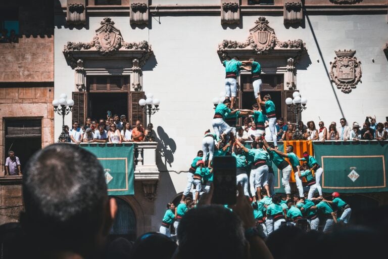 human tower in spain