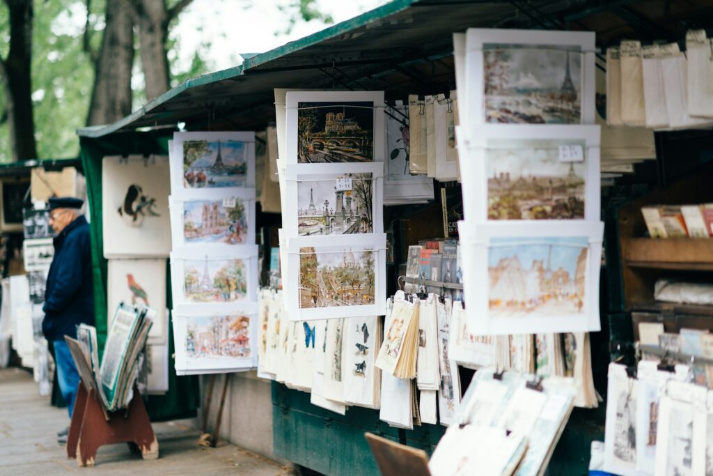 miscellaneous gifts on paris street kiosks