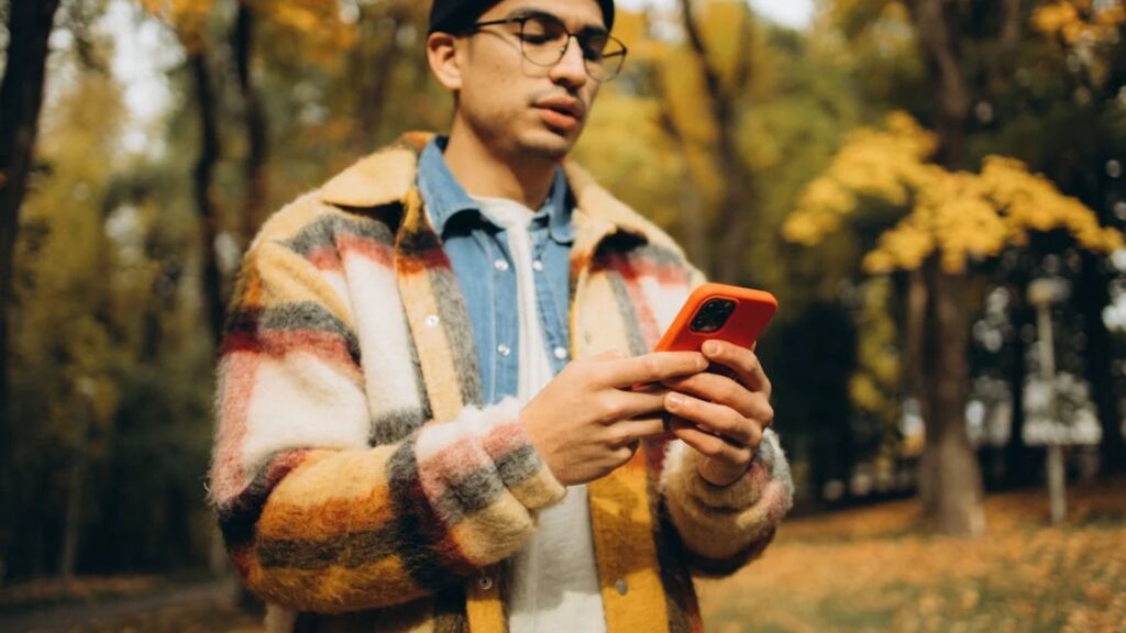 international student in the usa using his phone: : Mobile data plans for the USA