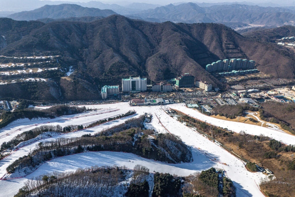 Skiing or snowboarding in Korea vivaldi park