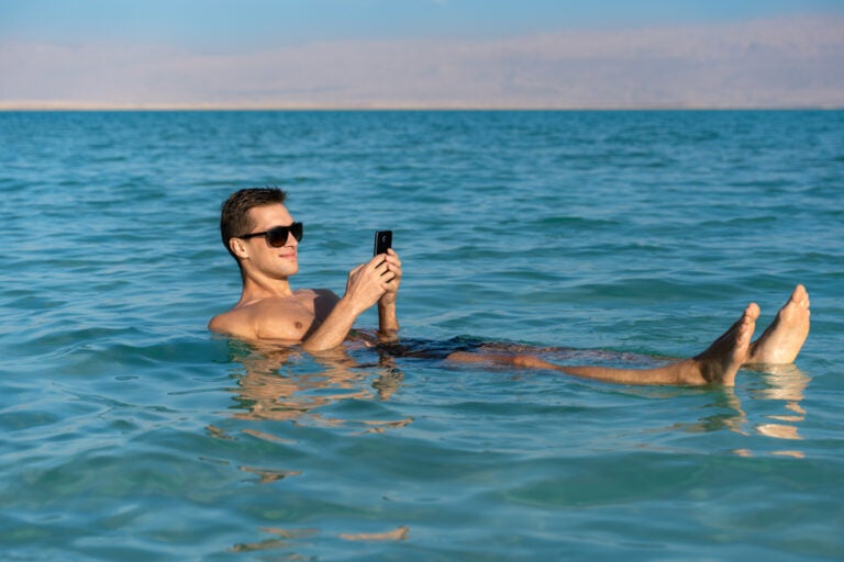 How to stay connected to the internet during your trip to Israel