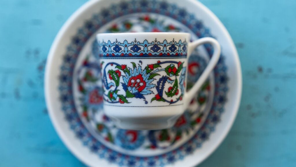 Ottoman motifs on a tea cup set 