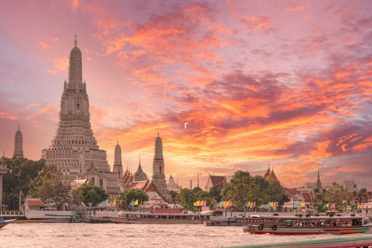 Sunset view at Wat Arun