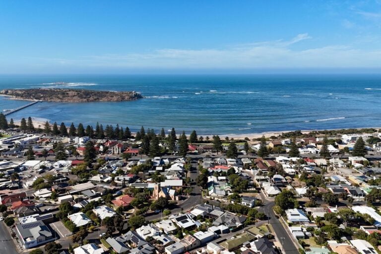 Scenic coastline of Victor Harbor. 