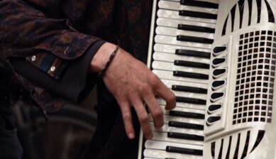 Street performers playing accordion in the French Quarter, New Orleans