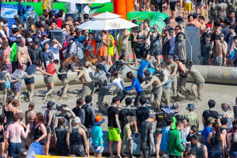 Thousands of visitors for Boryeong Mud Festival