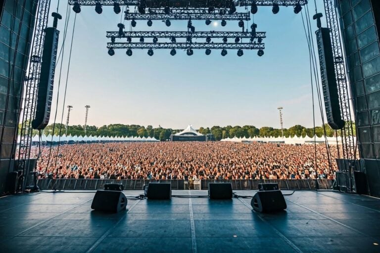 The empty stage of Lollapalooza.