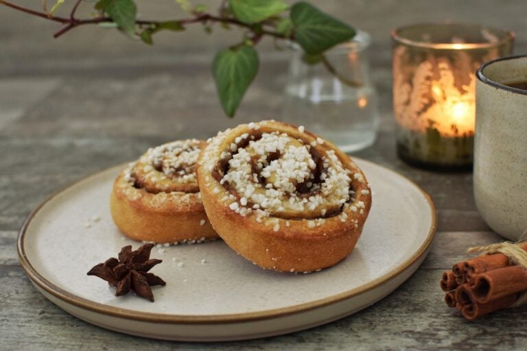 Cinnamon bun (kanelbulle) with coffee.