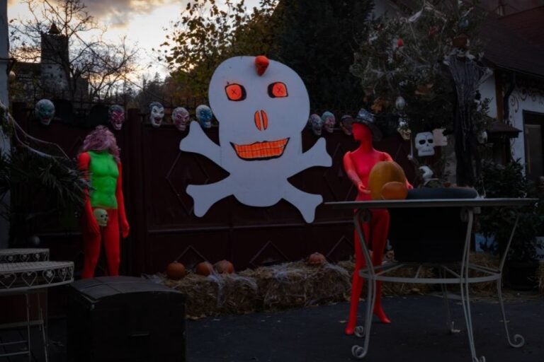 Halloween decorations in Bran