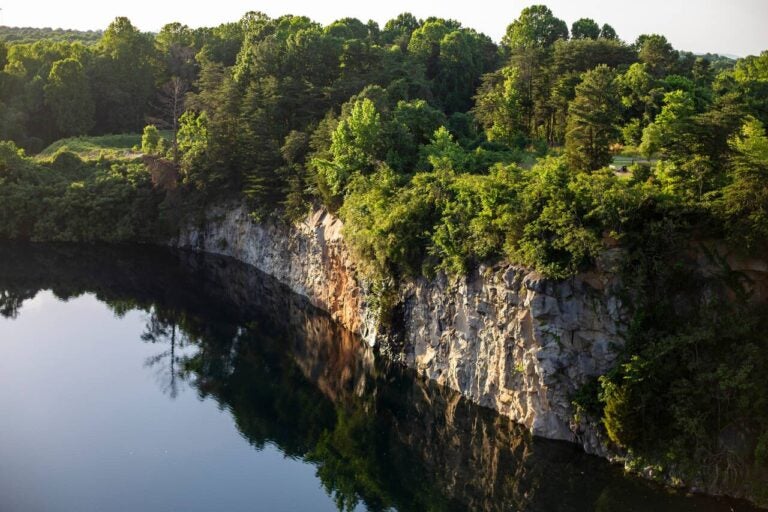 The ocean view and the open-air rock located in the quarry at Grant Park, in the city and state of Winston-Salem, North Carolina
