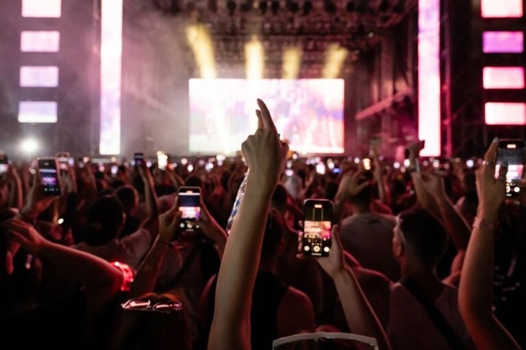  live concert experience 