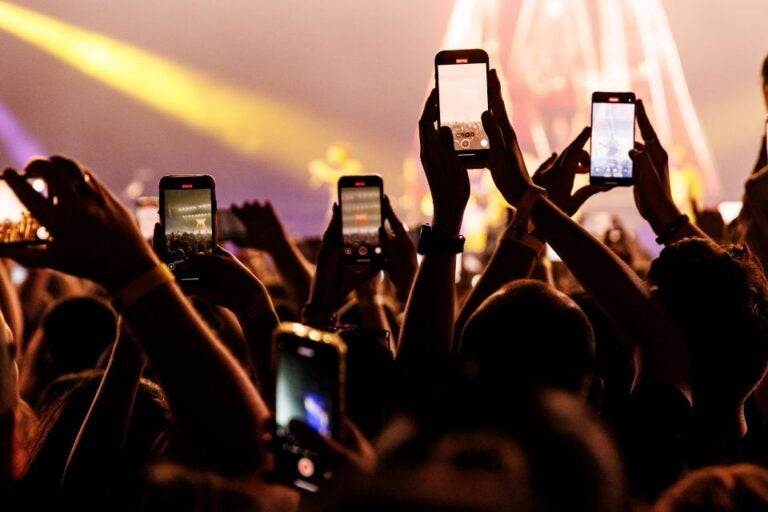Stay connected during the Yungblud Tour