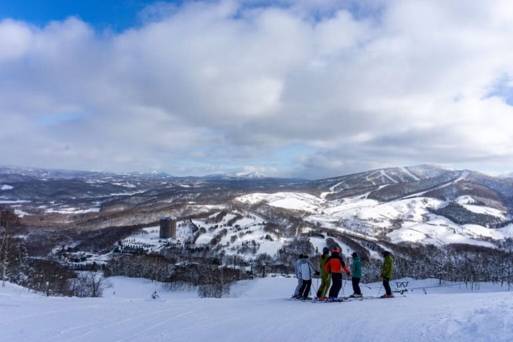 Narciarze w Rusutu, Hokkaido.