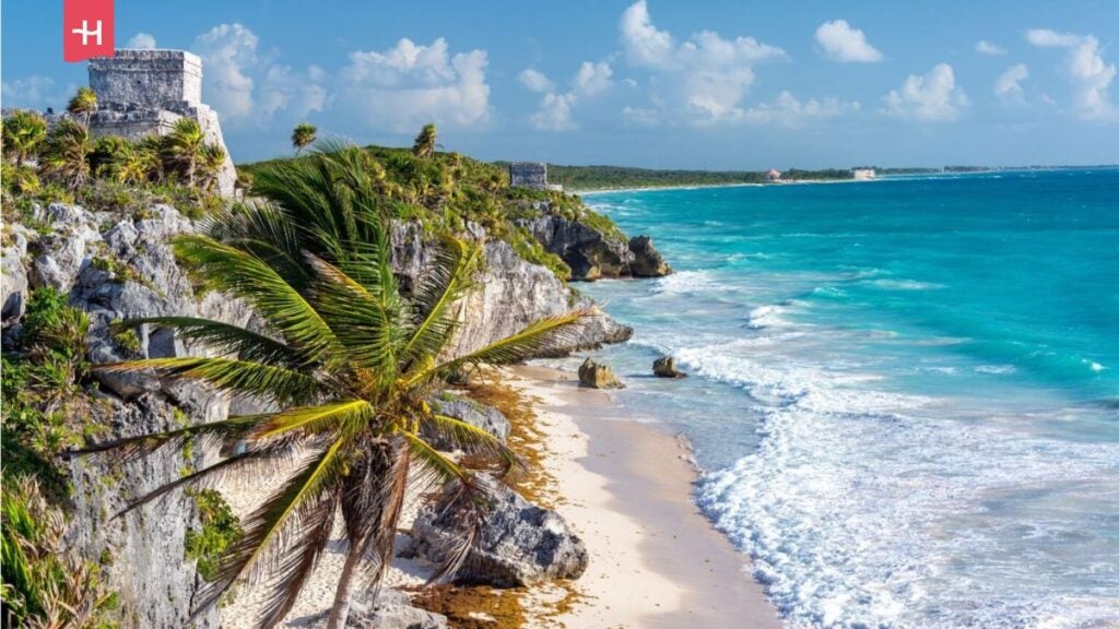 Tulum słynie ze starożytnych ruin Majów, białego piasku i krystalicznie czystej wody morskiej.