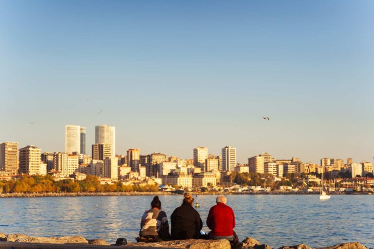 Nabrzeże Karaköy w Stambule, Turcja.
