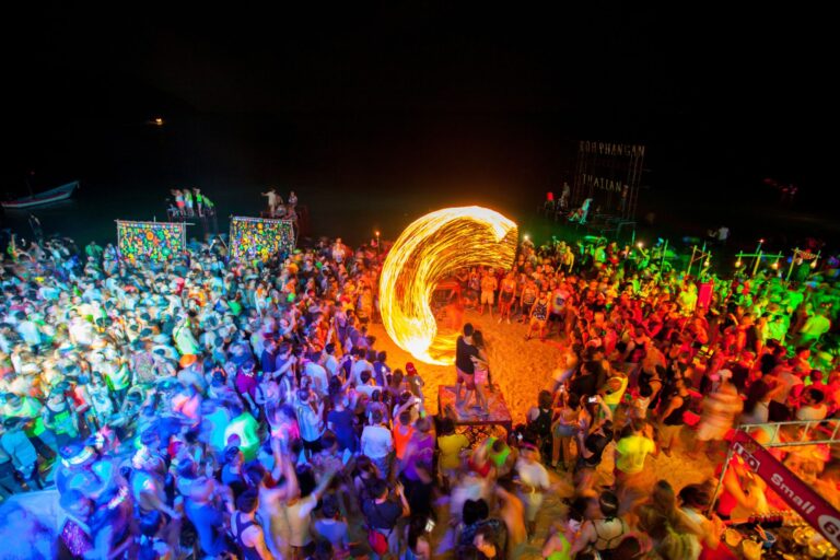Pokazy ognia na Full Moon Party