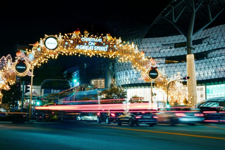Świąteczne iluminacje na Orchard Road, Singapur.