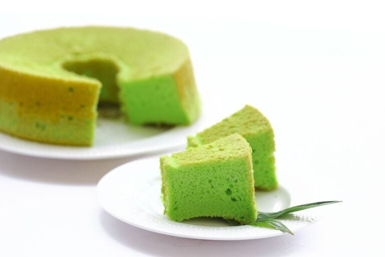 Pandan Chiffon Cake
