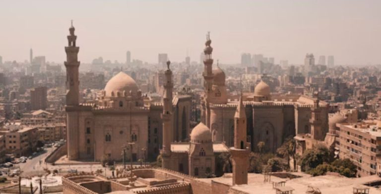 Ein Foto bei Sonnenuntergang von der Stadt Kairo in Ägypten.