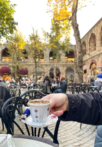 Un café turc à Koza Han Bursa, Turquie
