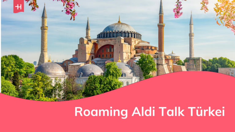 Eine Moschee in der Türkei von vorne gesehen.
